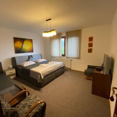 Brezno 2 Izbovy Apartman Sabi Buitenkant foto