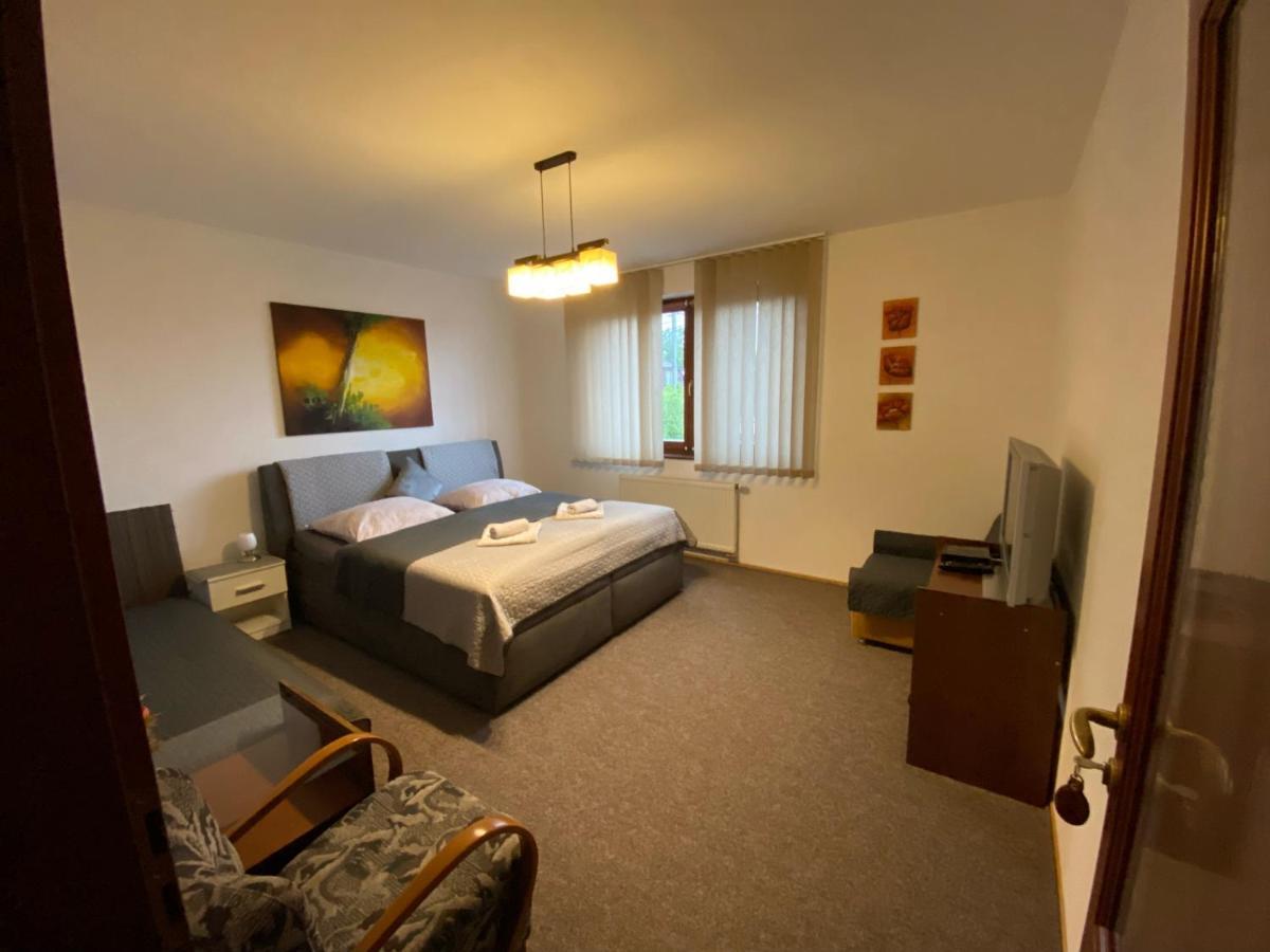 Brezno 2 Izbovy Apartman Sabi Buitenkant foto
