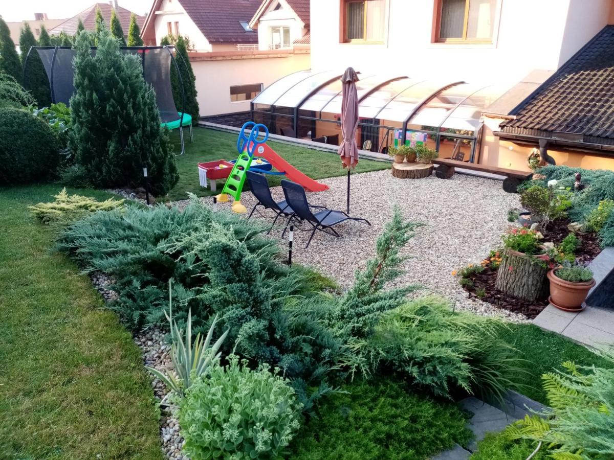 Brezno 2 Izbovy Apartman Sabi Buitenkant foto