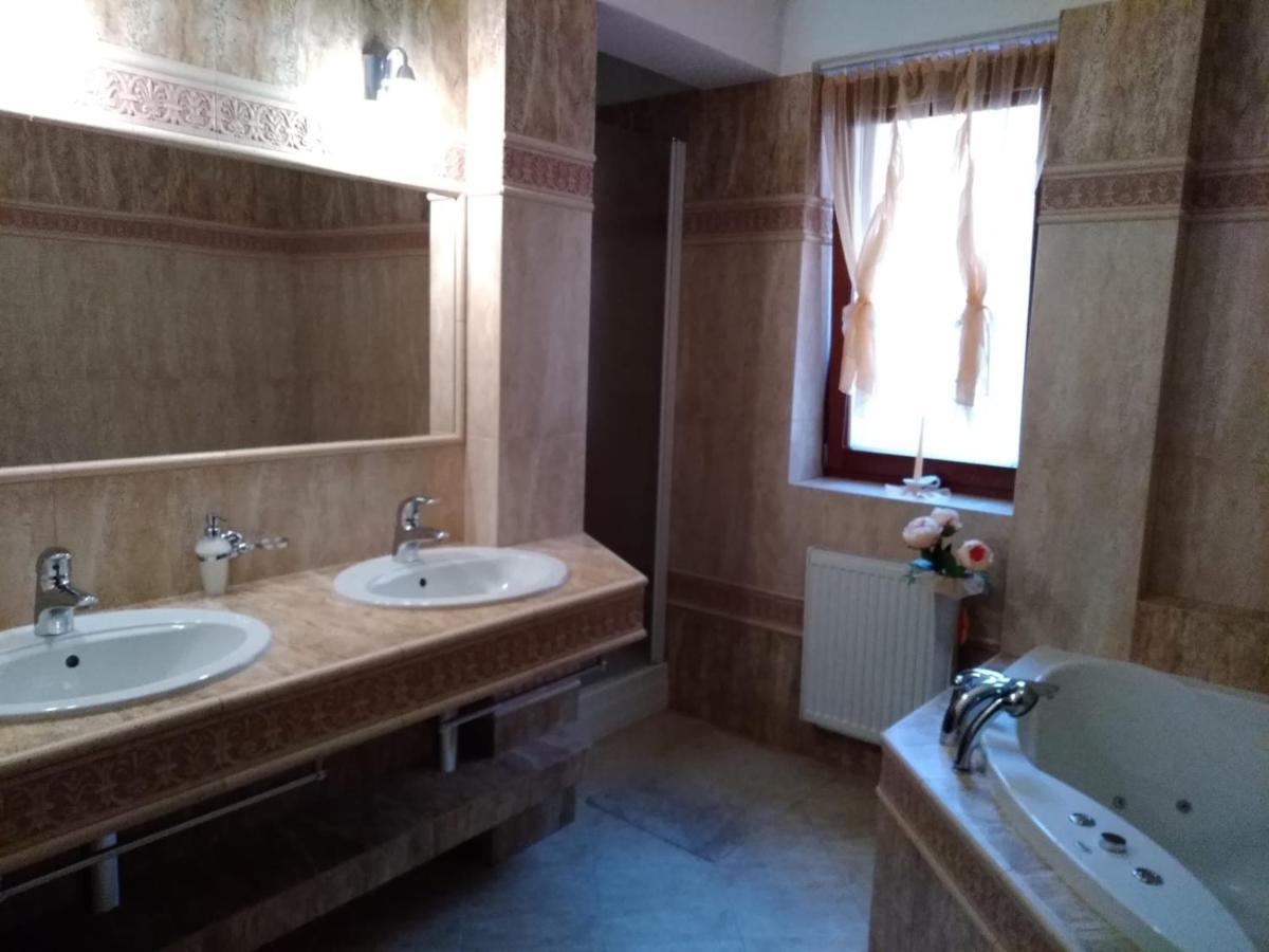 Brezno 2 Izbovy Apartman Sabi Buitenkant foto